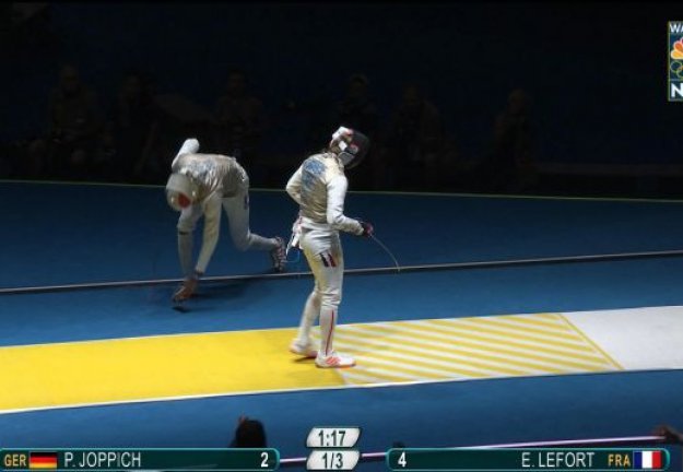 Nevjerojatno: Olimpijcu usred meča ispao mobitel