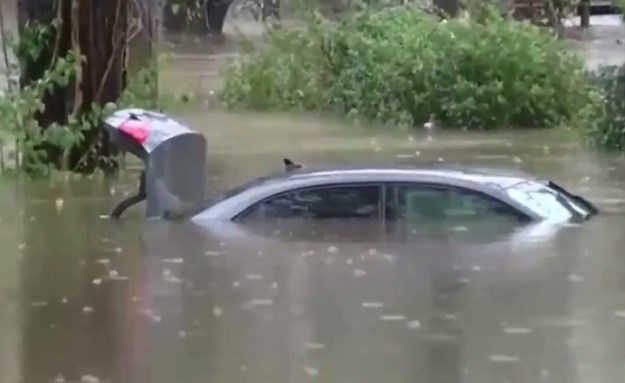 Poplave u SAD-u odnose živote: Dvije osobe poginule, stotine evakuirane