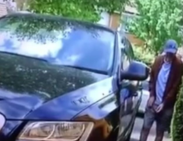 VIDEO Godinama ih maltretirao: Umirovljenik pokušao uništiti susjedin auto, kamere sve snimile