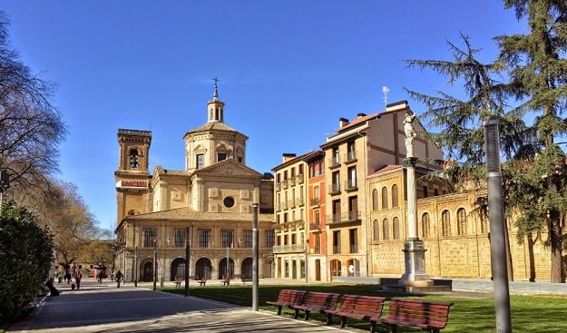 Pamplona naredila premještanje tijela frankističkih generala