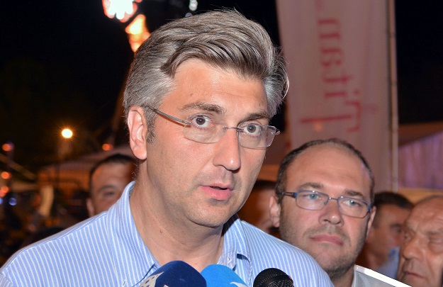 Zagorski HDZ napao HNS: Prelijepili su sliku svojeg kandidata preko Plenkovića u "Glasu Zagorja"