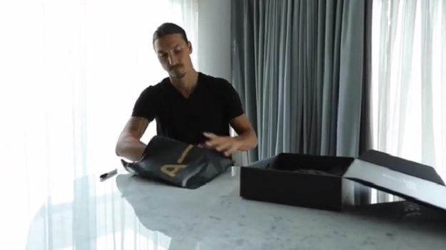 VIDEO Provokacije uoči velikog derbija: Evo što je Ibrahimović poslao novom vrataru Cityja