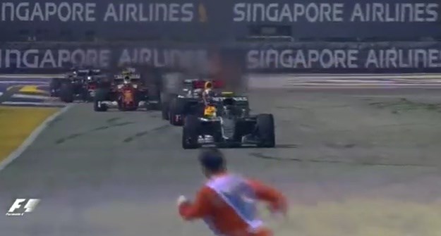 VIDEO Zalutao na stazu i za dlaku izbjegao nalet F1 bolida