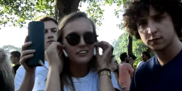 Podvalio im četkicu za zube umjesto Appleovih slušalica: "Osjeti se kvaliteta, kao da je pjevač tu"