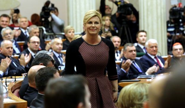 Kolinda u Sabor stigla odjevena poput djevojčice