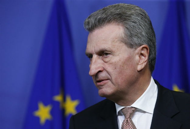 Europska komisija odbila komentirati Oettingerove rasističke i homofobne riječi