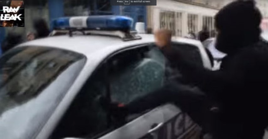 Policajci u Francuskoj prosvjedovali na Elizejskim poljima tražeći veća jamstva sigurnosti