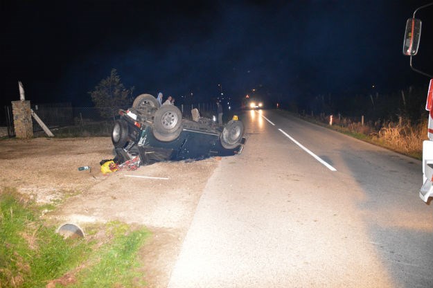 Treća smrt na hrvatskim cestama danas, kraj Plitvica vozač sletio s ceste