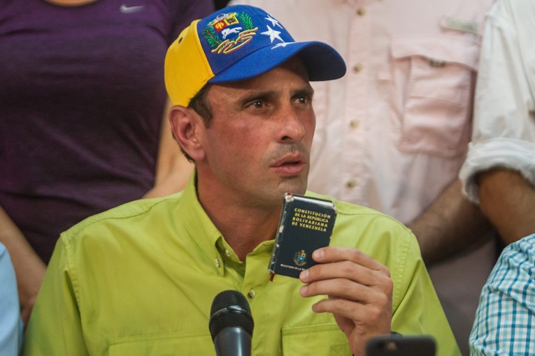 VIDEO Venezuela na rubu, oporba optužuje vladu za "državni udar"