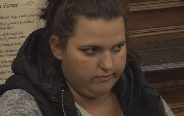 Fatalna Barbi na Farmi vara dečka, njihove obitelji pljuju se po društvenim mrežama
