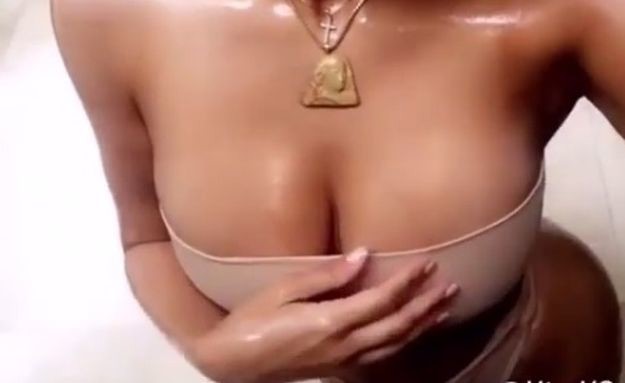Vrijeme je da se prisjetimo najguzatijih i najsisatijih izdanja Kim Kardashian