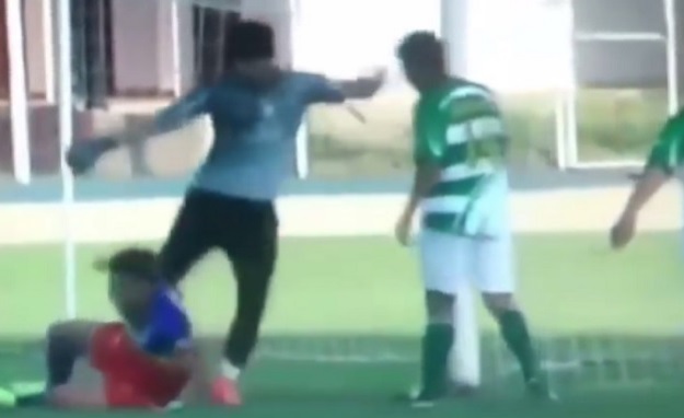 VIDEO Vratar slomio lubanju suparniku: Izbačen iz nogometa na četiri godine
