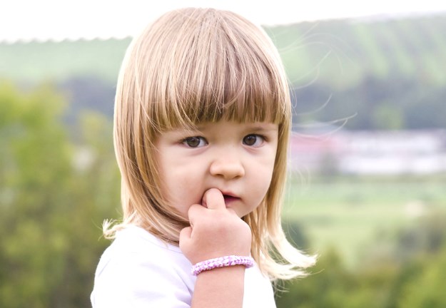 Što trebamo činiti kad dijete grize nokte?