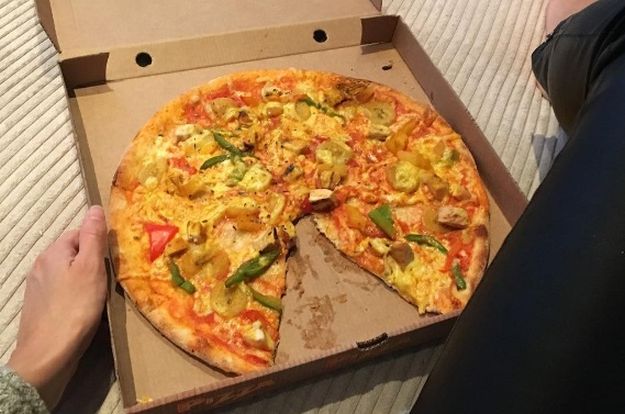 Cijelo vrijeme krivo jedete pizzu, ovo je pravi način