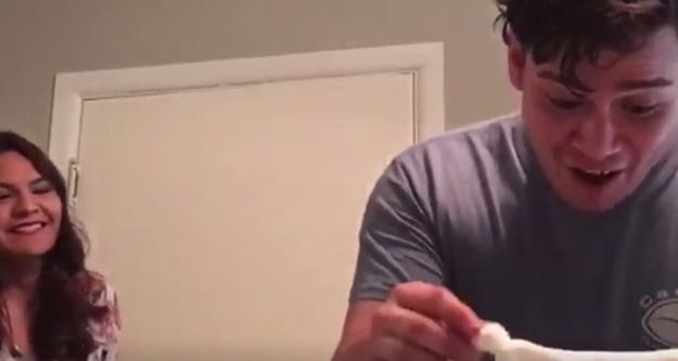 VIDEO Morate vidjeti preslatku reakciju budućeg oca koja je osvojila internet