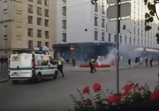 Torcida se hvali zastavom oduzetom u napadu na Ruse u Dublinu