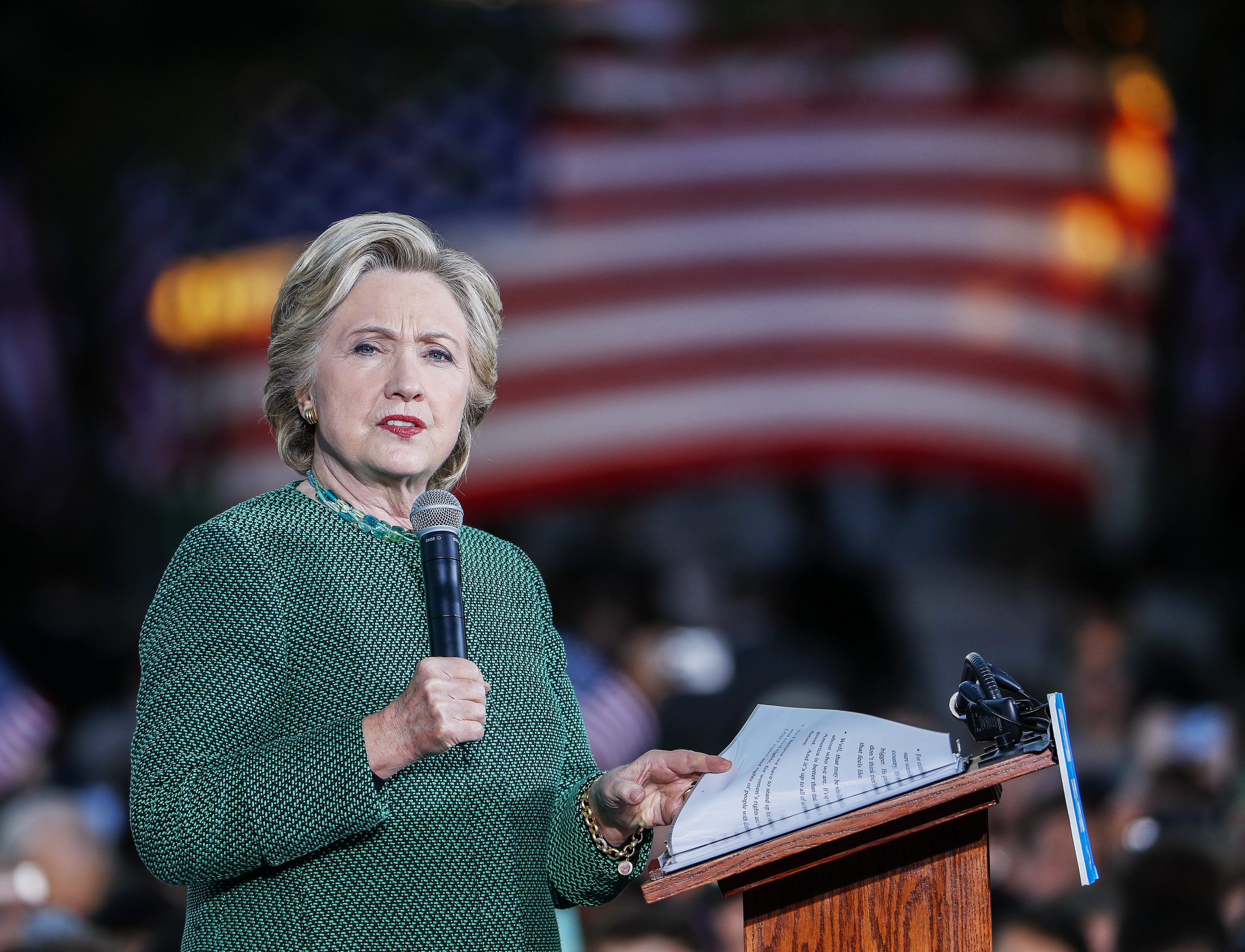 Paradoks Hillary Clinton: Nepopularna političarka na pragu Bijele kuće