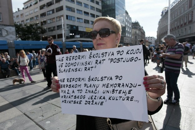 Na Trgu pred prosvjed i antireformisti: "Ne reformi školstva po srpskom planu"