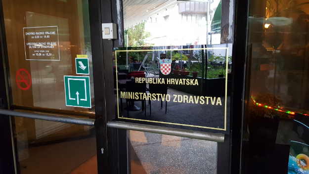 FOTO Vladu još nisu izglasali, a već su promijenili ploče na Ministarstvu zdravlja