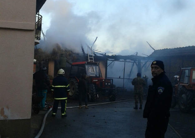 Vatrogasci poslani na teren zbog požara u Novom Zagrebu, intervencija u tijeku