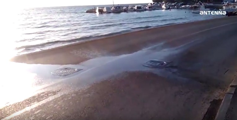 VIDEO Fekalije se izlijevaju u more među kupače u Zadru