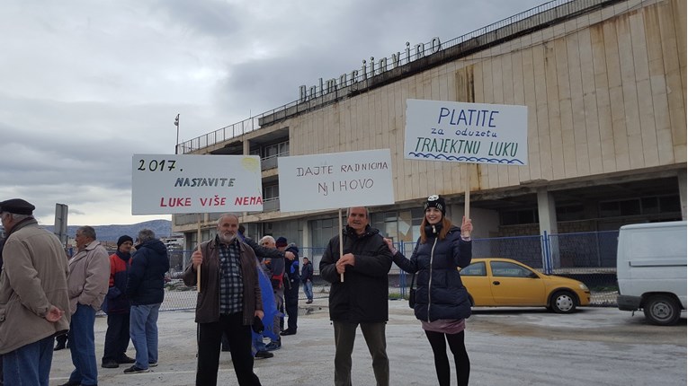Prosvjedovali bivši radnici Dalmacijavina - država im je dužna 64 milijuna kuna, a neće dobiti ni lipe