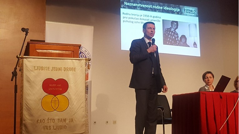 Ilčić u Splitu: Rodna ideologija je gora od komunizma