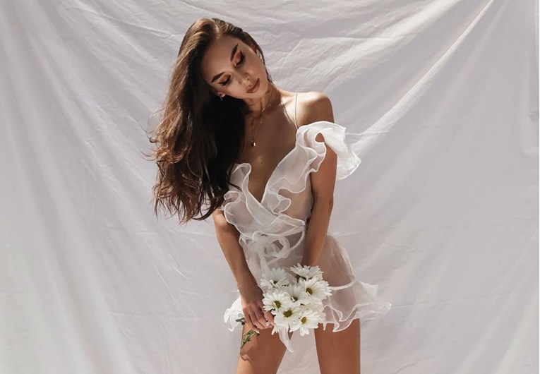 Ova modna blogerica odlučila se udati u prozirnoj vjenčanici