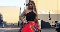 Jennifer Lopez ne trebaju pripijeni komadi da bi izgledala seksi