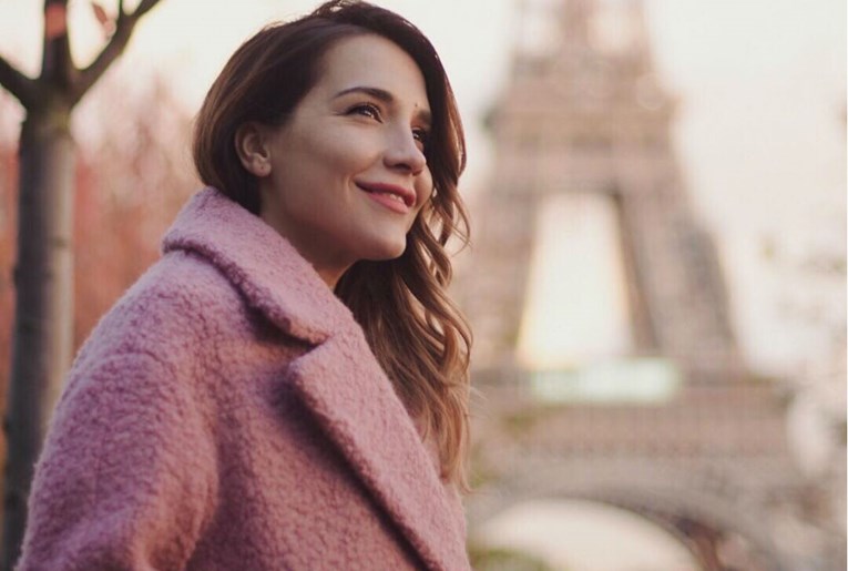 Marijana Batinić šalje pozdrave iz Pariza u hit kaputu sezone