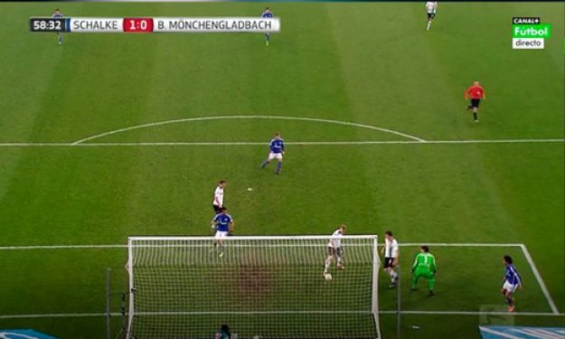 Schalke u izravnom okršaju preskočio Borussiju: Pogledajte komični autogol