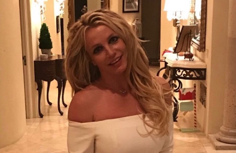 Britney Spears postaje guru za kosu?