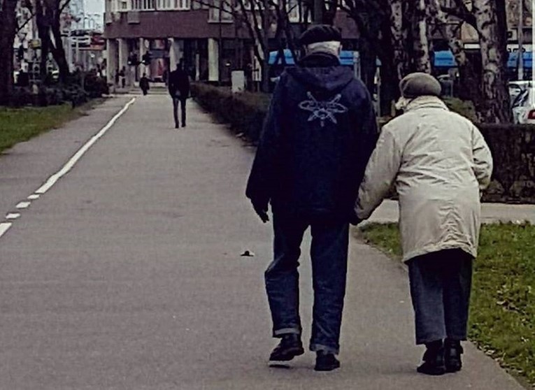 "Svaki dan, u isto vrijeme...": Dnevna navika starijeg para vratila Zagrepčanima vjeru u ljubav