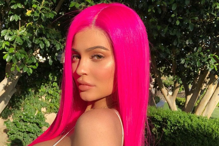 Nova make-up kolekcija Kylie Jenner nudi pregled vodećih beauty trendova za ljeto