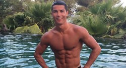 FOTO Ronaldo pozirao u natikačama, a sad se svi smiju njegovim stopalima