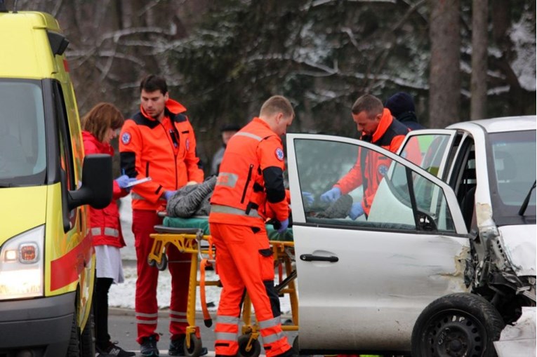 U sudaru u Čakovcu ozlijeđen vozač auta