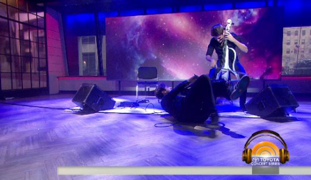 2Cellos podivljali u američkom showu, bacali se po podu