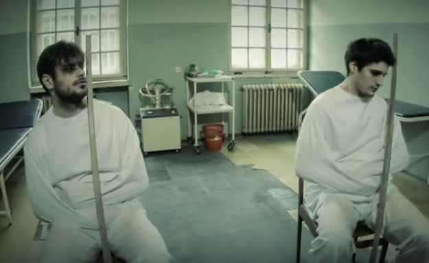 2Cellos završili na psihijatriji