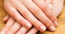 Kako jednostavno ukloniti boju od (crvenog) laka na noktima