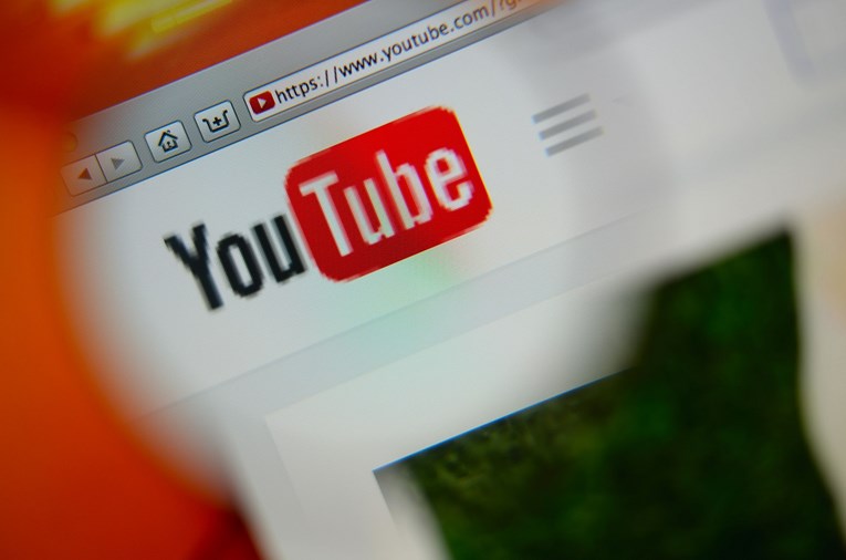 YouTube kreće u borbu protiv lažnih vijesti i teorija zavjere
