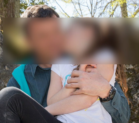 FOTO Pedofil 20 minuta ljubio sedmašicu pred školom u Vranju, uhićen nakon što su ga slikali