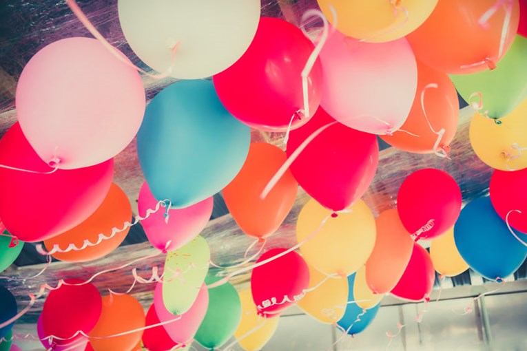 Ne treba vam helij da bi napravili leteće balone -  i ovako će biti skroz dobri!