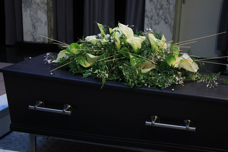 Mrtva žena "rodila" mrtvorođenče deset dana nakon smrti