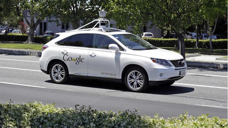 Googleov automobil sudjelovao u nesreći s ozlijeđenima