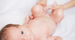 Osip kod beba: Što ga izaziva i kako ga se riješiti?