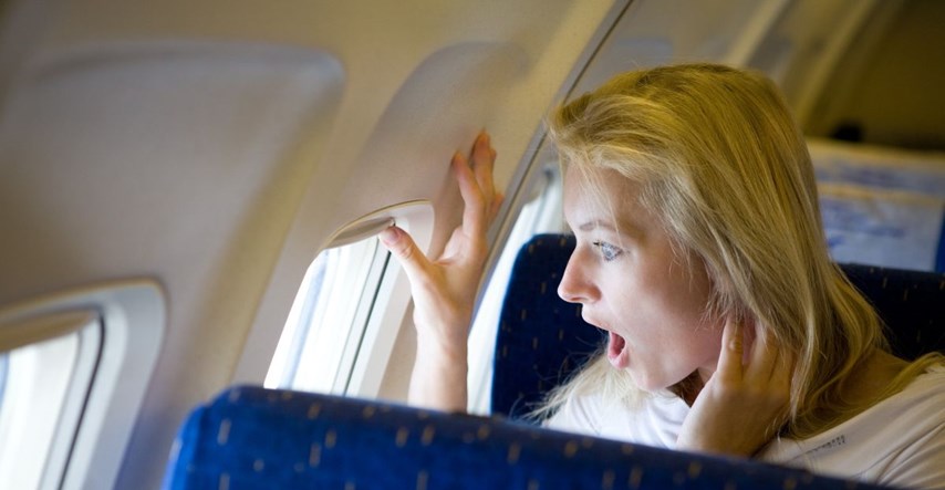 Jeste li primijetili rupicu na prozoru aviona? Ona bi vam mogla spasiti život