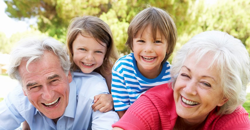 3 načina kako bake i djedovi nenamjerno sabotiraju roditelje