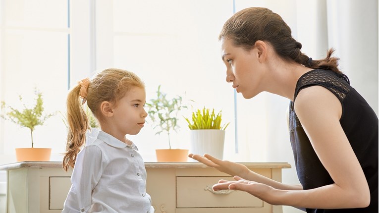 Ovih 7 rečenica roditelji nikada ne bi smjeli govoriti svojoj djeci