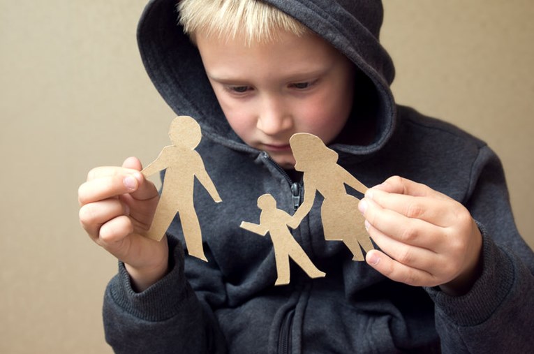 Kako pomoći djetetu da lakše preživi razvod roditelja