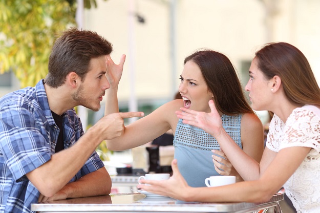 Dvije žene u Zadru pretukle muškarca koji je vrijeđao konobaricu
